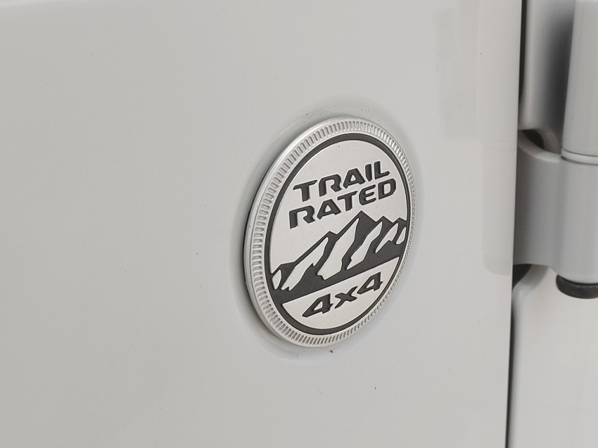 jeep wrangler 2.0 turbo gasolina sahara 2p 4x4 at8 automatico 202323