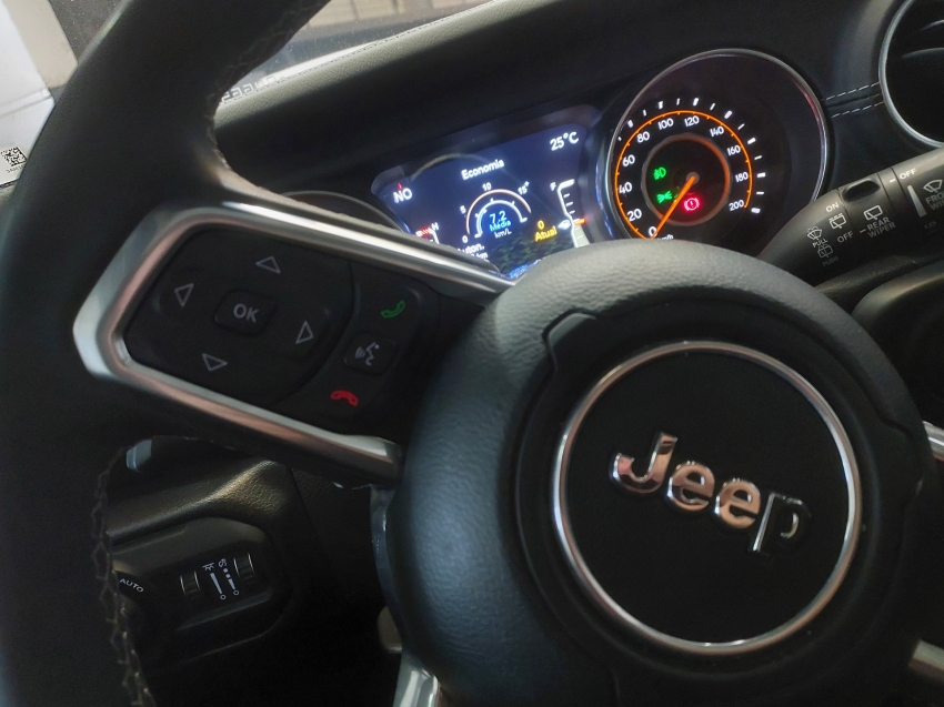 jeep wrangler 2.0 turbo gasolina sahara 2p 4x4 at8 automatico 202318