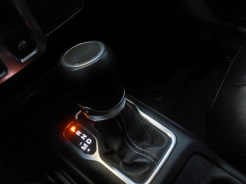 jeep wrangler 2.0 turbo gasolina sahara 2p 4x4 at8 automatico 202315