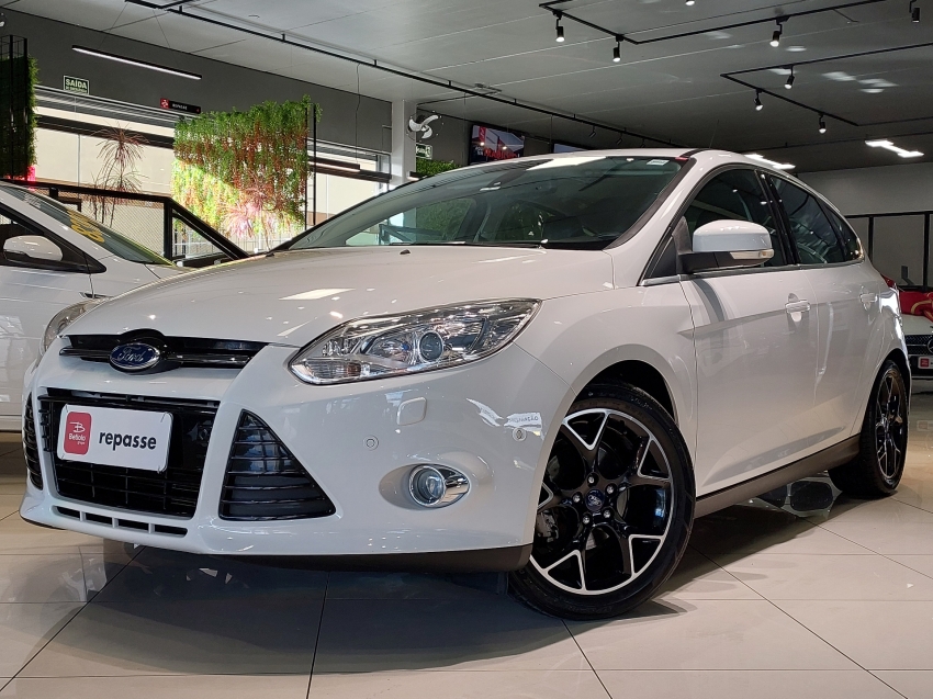 ford focus 2.0 titanium 16v flex 4p powershift automatico 2014