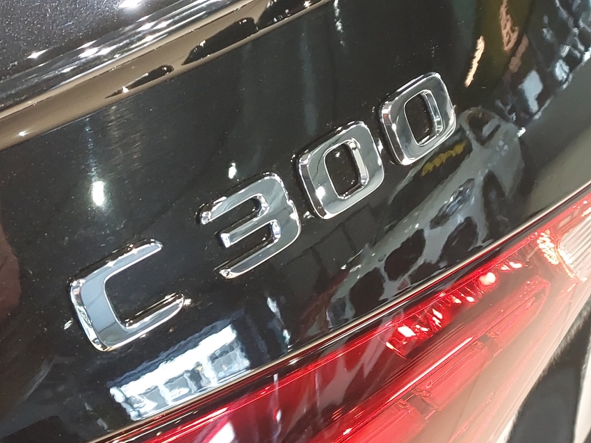 mercedes-benz c 300 2.0 eq boost hibrido amg line 9g-tronic 4p automatico 202422