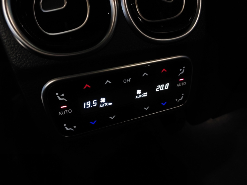 mercedes-benz c 300 2.0 eq boost hibrido amg line 9g-tronic 4p automatico 202417