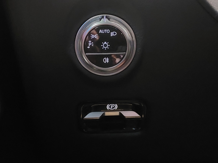 mercedes-benz c 300 2.0 eq boost hibrido amg line 9g-tronic 4p automatico 202418