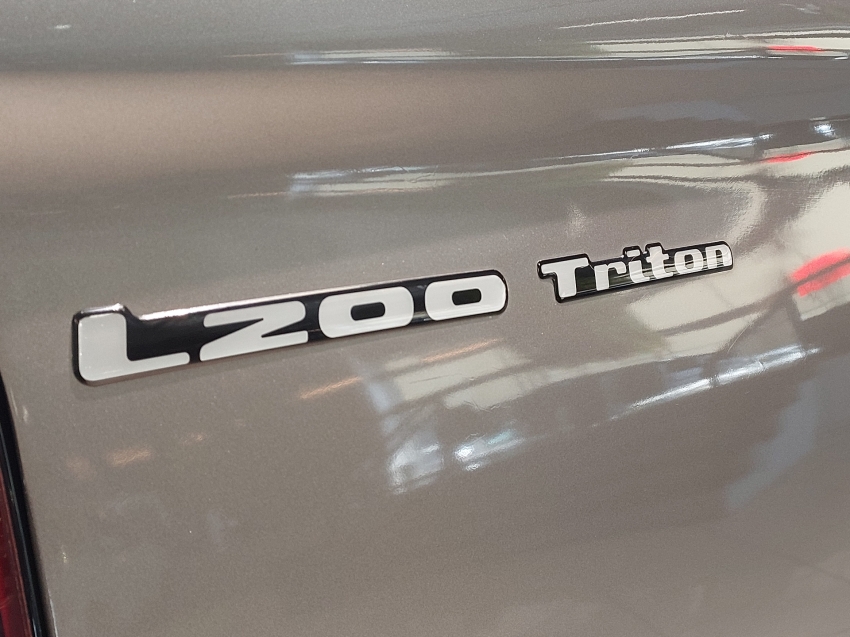 mitsubishi l200 triton 3.2 glx 4x4 cd 16v turbo intercoler diesel 4p manual 201520