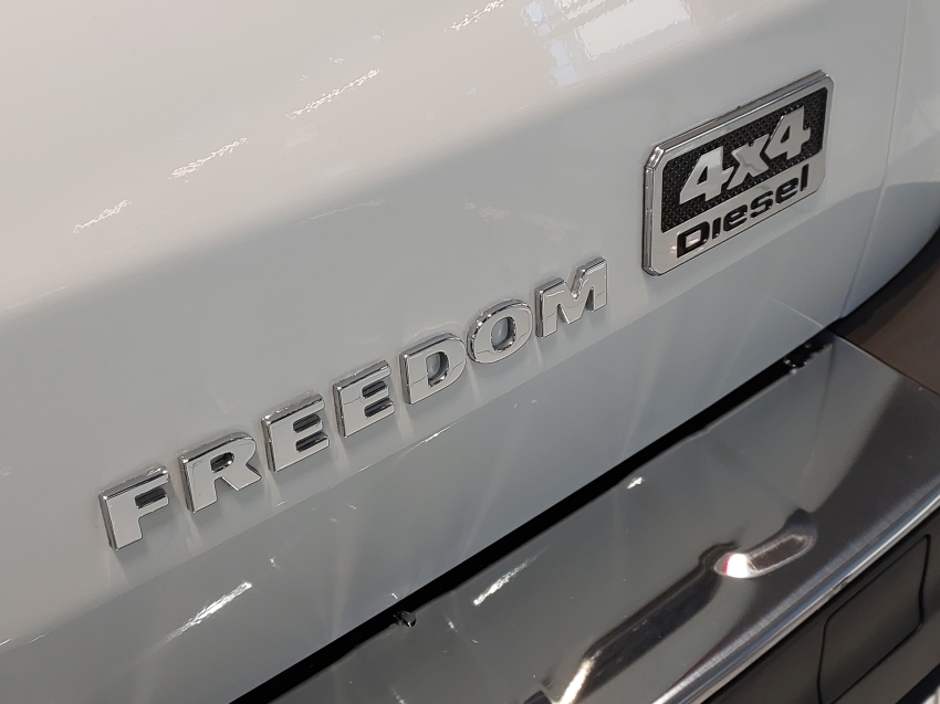 fiat toro 2.0 16v turbo diesel freedom 4wd at9 4p automatico 202221