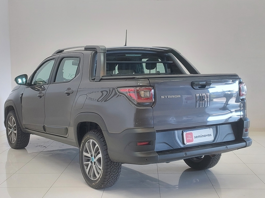 fiat strada 1.3 firefly flex volcano cd cvt 4p automatico 20243