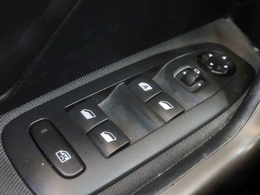 peugeot 2008 1.6 16v flex griffe 4p automatico 201918