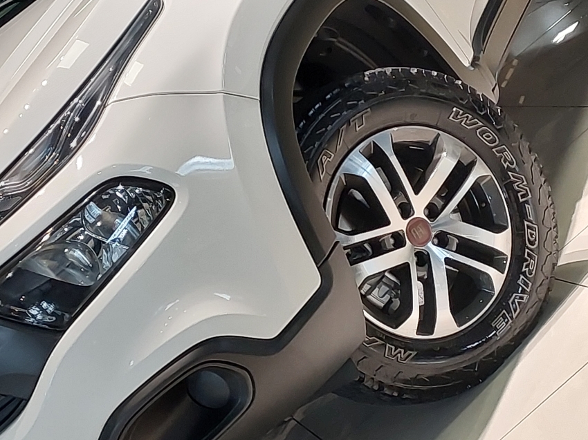 fiat toro 2.4 16v multiair flex freedom at9 4p automatico 201821