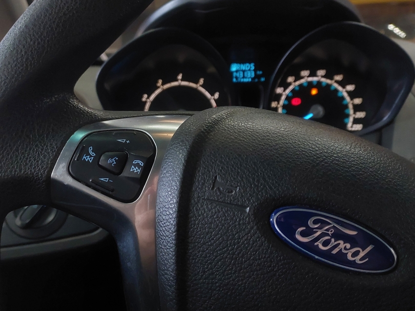 ford fiesta 1.6 se hatch 16v flex 4p powershift automatico 201516