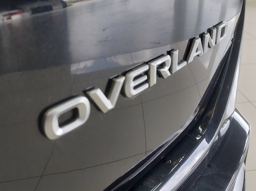 jeep commander 2.0 td380 turbo diesel overland at9 4p automatico 202327
