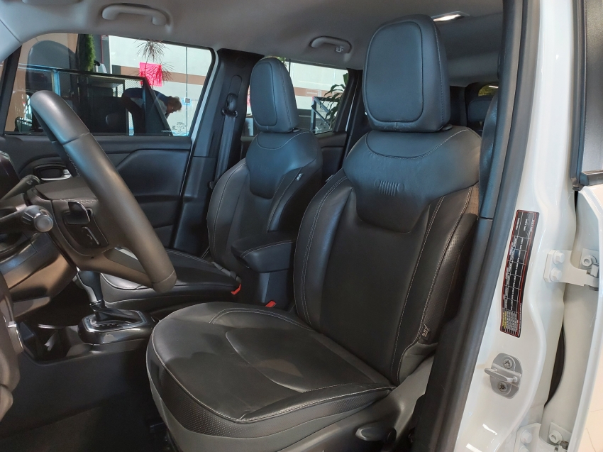 jeep renegade 1.3 t270 turbo flex longitude at6 4p automatico 20228