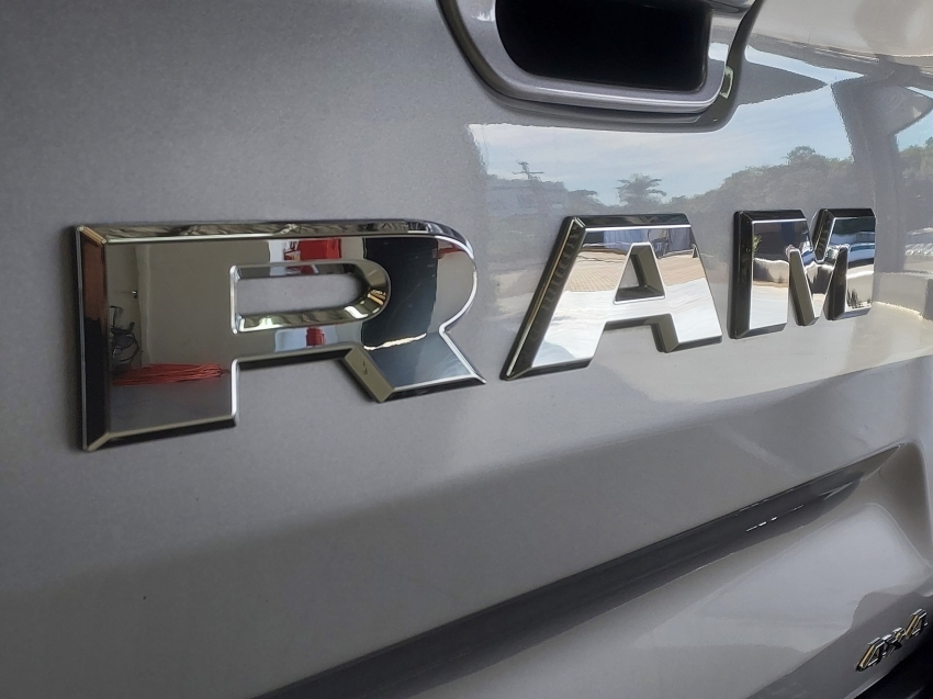 ram rampage 2.2 turbo diesel laramie 4x4 automatico 4p 202523