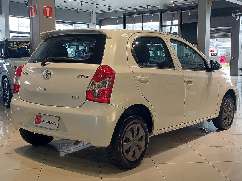 toyota etios 1.3 x 16v flex 4p manual automatico 20165