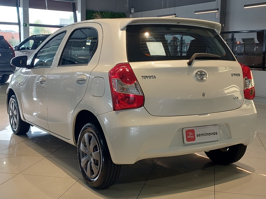 toyota etios 1.3 x 16v flex 4p manual automatico 20163