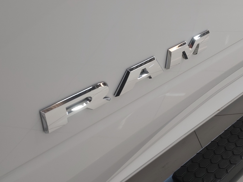ram classic 5.7 v8 gasolina laramie cd 4x4 automatico 4p 202324