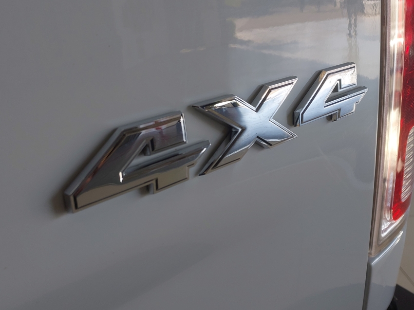 ram classic 5.7 v8 gasolina laramie cd 4x4 automatico 4p 202326