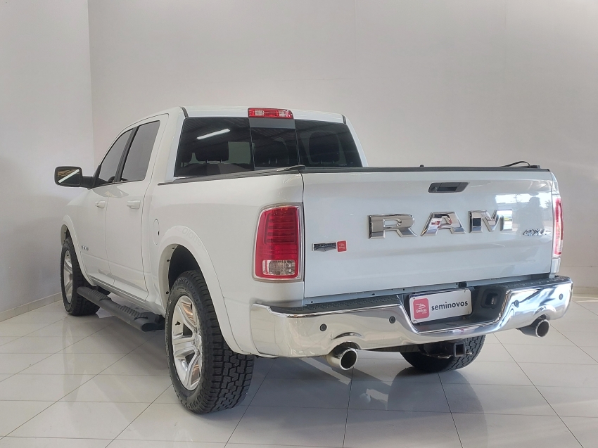 ram classic 5.7 v8 gasolina laramie cd 4x4 automatico 4p 20233
