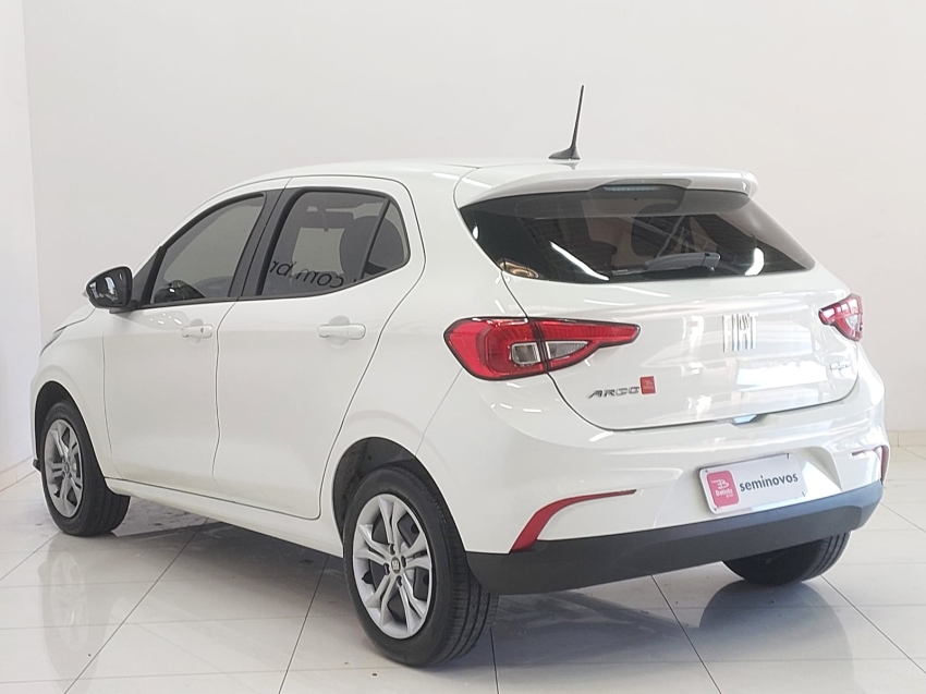fiat argo 1.3 firefly flex drive cvt 4p automatico 20243
