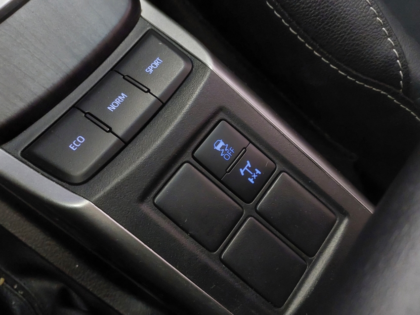 toyota hilux sw4 2.8 d-4d turbo diesel srx 7l 4x4 automatico 4p 202216