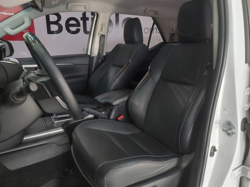 toyota hilux sw4 2.8 d-4d turbo diesel srx 7l 4x4 automatico 4p 20228