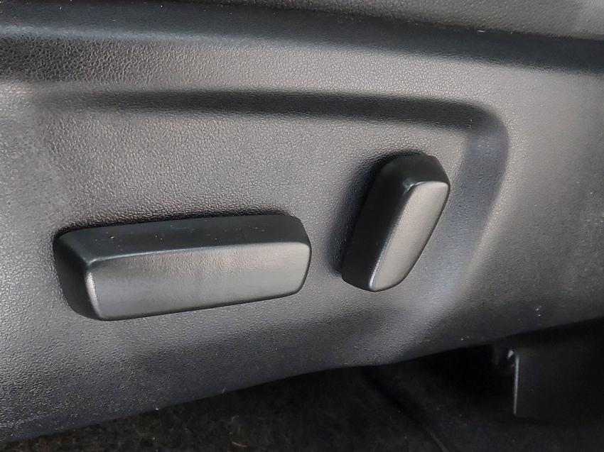 toyota hilux sw4 2.8 d-4d turbo diesel srx 7l 4x4 automatico 4p 202223