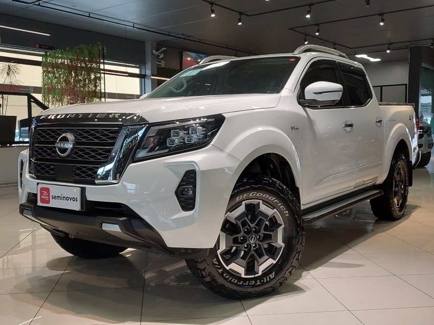 nissan frontier 2.3 16v turbo diesel platinum cd 4x4 automatico 4p 2025