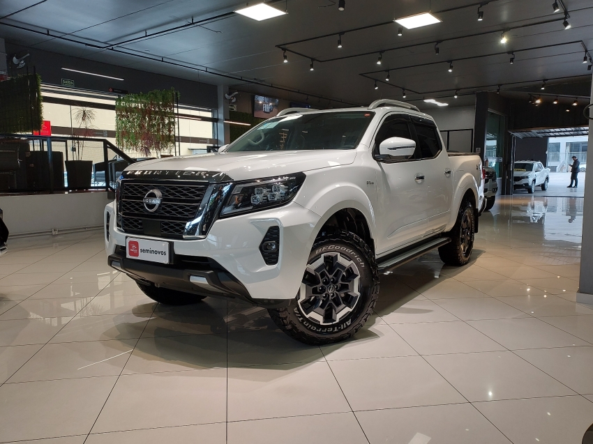 nissan frontier 2.3 16v turbo diesel platinum cd 4x4 automatico 4p 202527