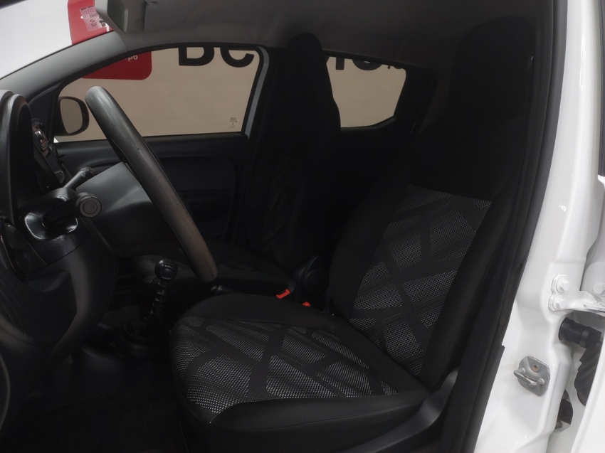 fiat mobi 1.0 evo flex like. manual eletrico 4p 20248