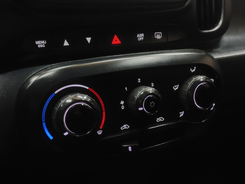 fiat mobi 1.0 evo flex like. manual eletrico 4p 202411