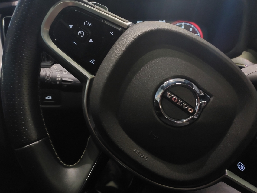 volvo xc60 2.0 t5 gasolina r-design awd geartronic 4p automatico 201817