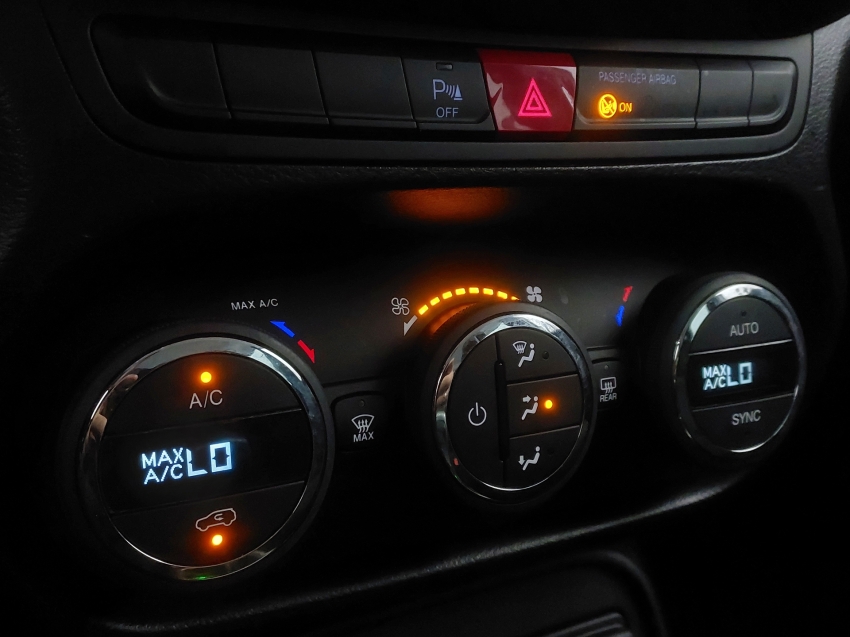jeep renegade 1.8 16v flex longitude 4p automatico 201611