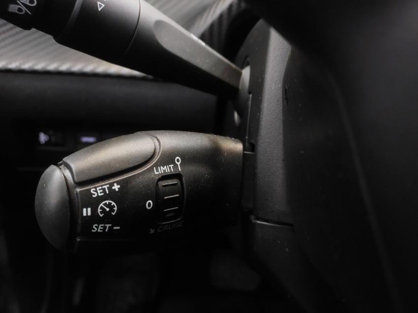 peugeot 2008 1.0 turbo 200 flex allure cvt 4p automatico 202518