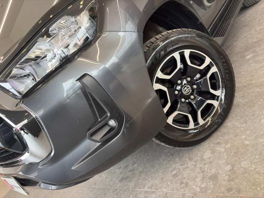 toyota hilux 2.8 d-4d turbo diesel cd srv 4x4 automatico 4p 202423