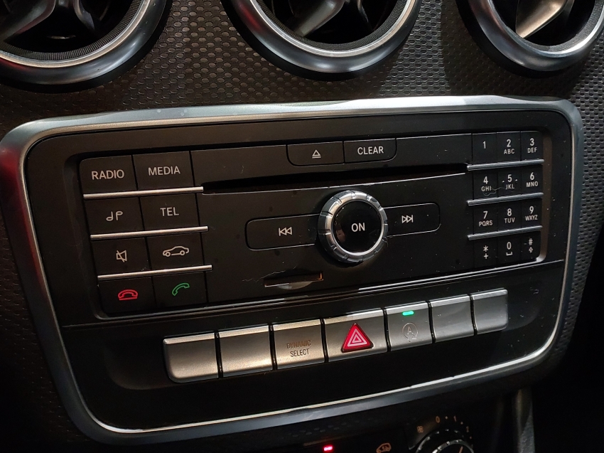 mercedes-benz a 200 1.6 cgi flex 7g-dct 4p automatico 201811