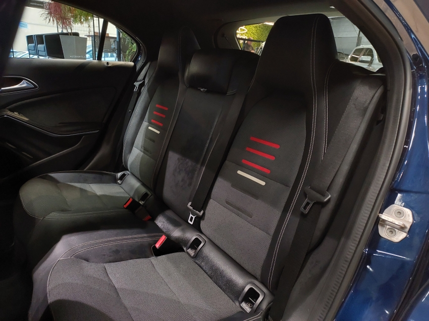 mercedes-benz a 200 1.6 cgi flex 7g-dct 4p automatico 201810