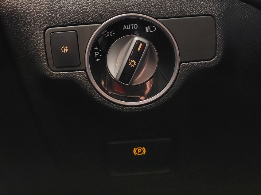 mercedes-benz a 200 1.6 cgi flex 7g-dct 4p automatico 201818