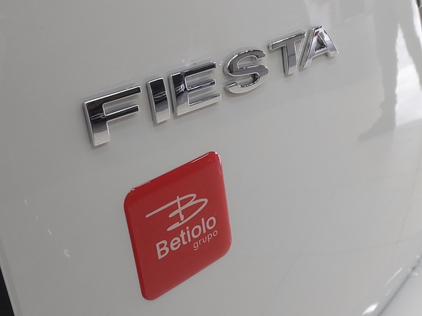 ford fiesta 1.6 mpi hatch 8v flex 4p manual 201215