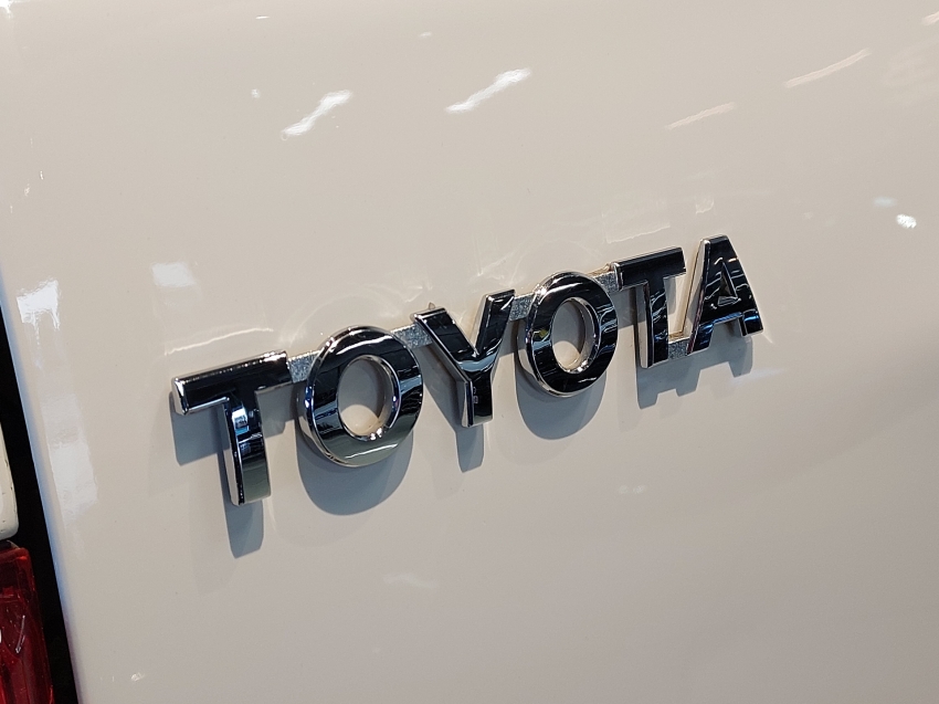 toyota hilux 3.0 sr 4x4 cd 16v turbo intercooler diesel 4p manual 201319