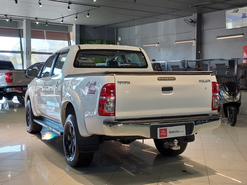 toyota hilux 3.0 sr 4x4 cd 16v turbo intercooler diesel 4p manual 20135