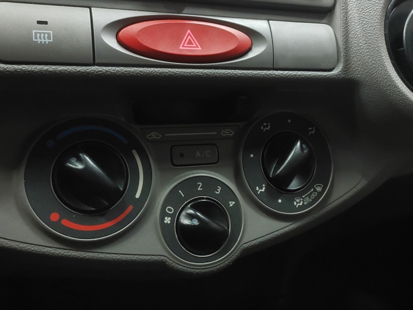 toyota etios 1.3 xs 16v flex 4p manual 201311