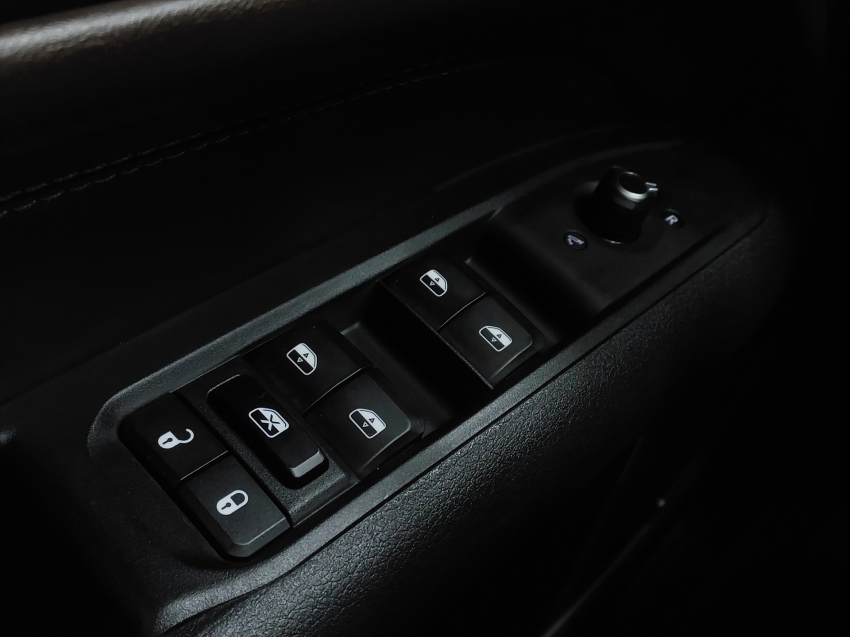 jeep commander 1.3 t270 turbo flex overland at6 4p automatico 202224
