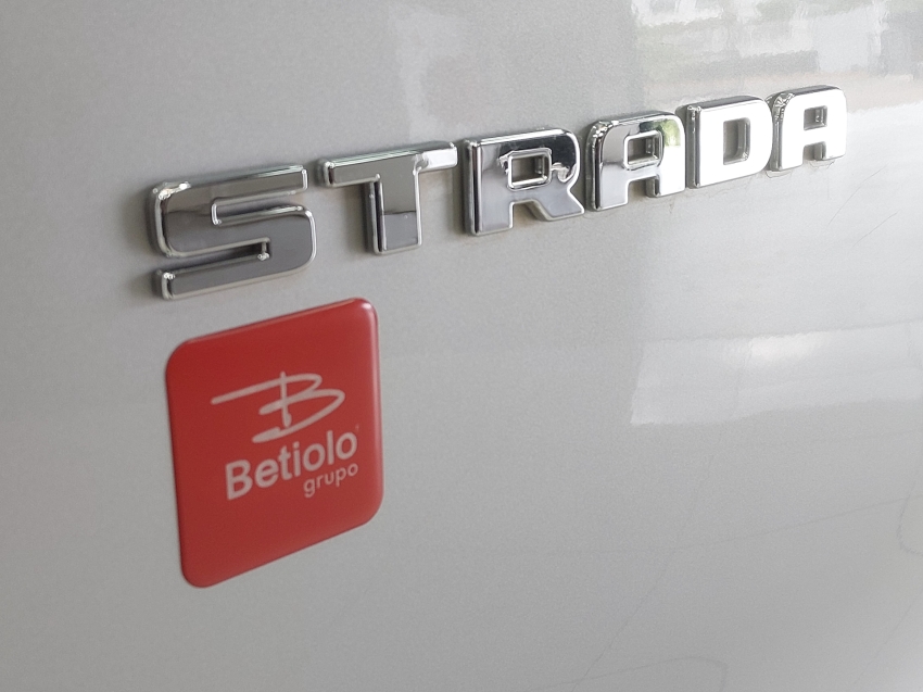 fiat strada 1.3 firefly flex volcano cd cvt 4p automatico 202320