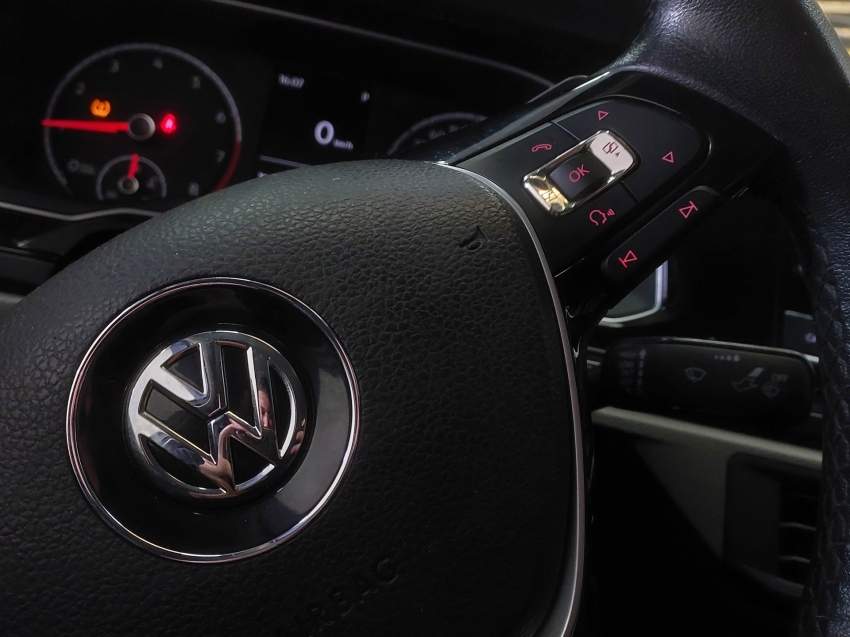 volkswagen virtus 1.0 200 tsi comfortline automatico flex 4p 201815