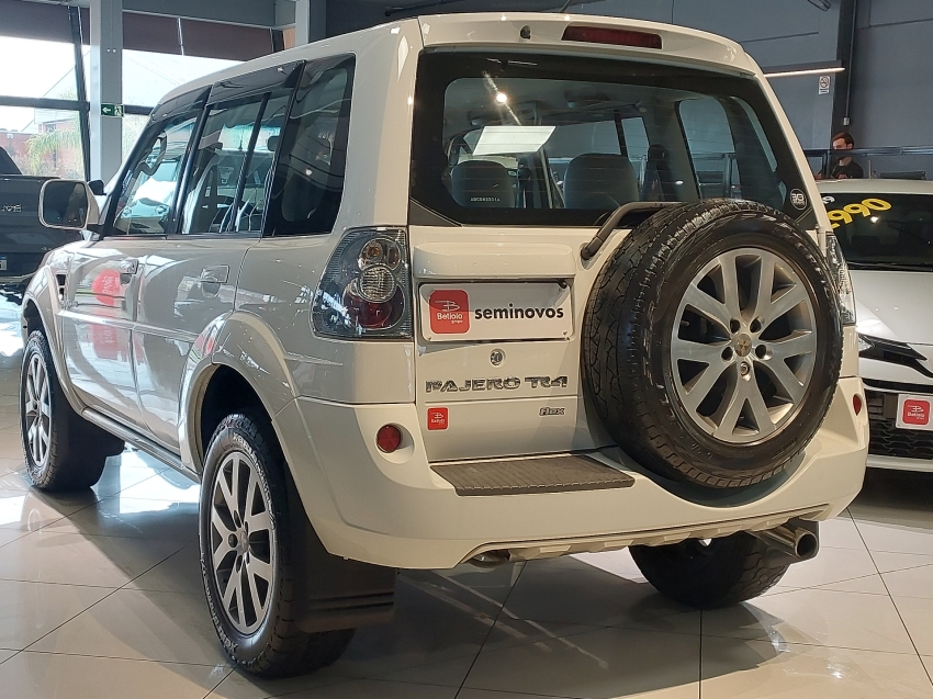 mitsubishi pajero tr4 2.0 4x4 16v 140cv flex 4p automatico 20143