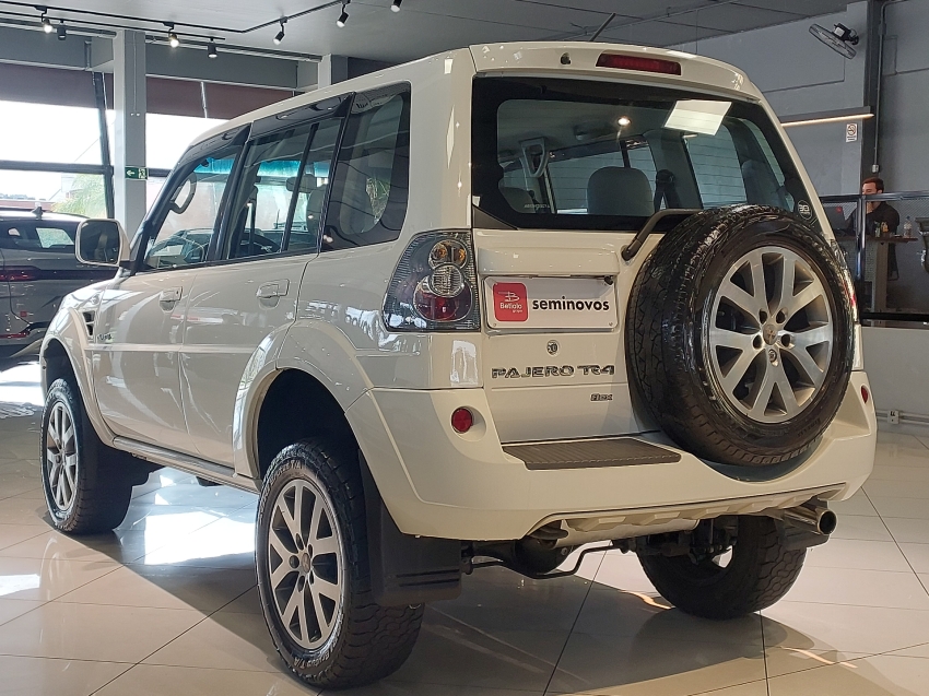 mitsubishi pajero tr4 2.0 4x4 16v 140cv flex 4p automatico 20143