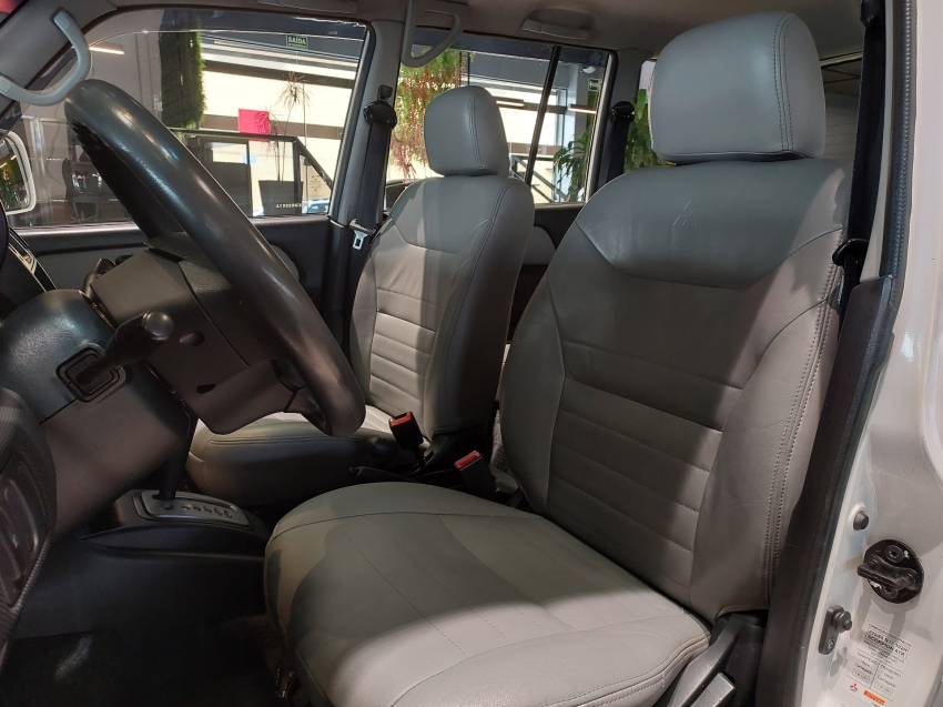 mitsubishi pajero tr4 2.0 4x4 16v 140cv flex 4p automatico 20148