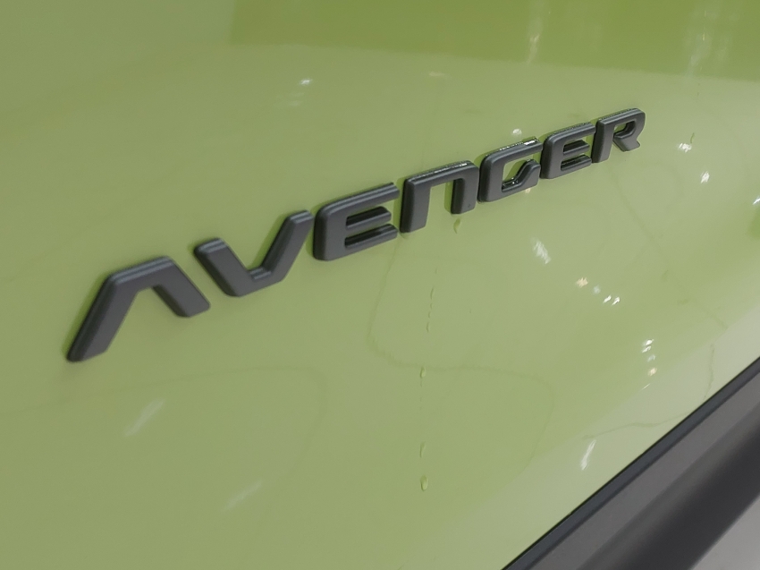 jeep avenger limited t200 hybrid mhev flex cvt 1.0 hibrido 4p automatico 202724