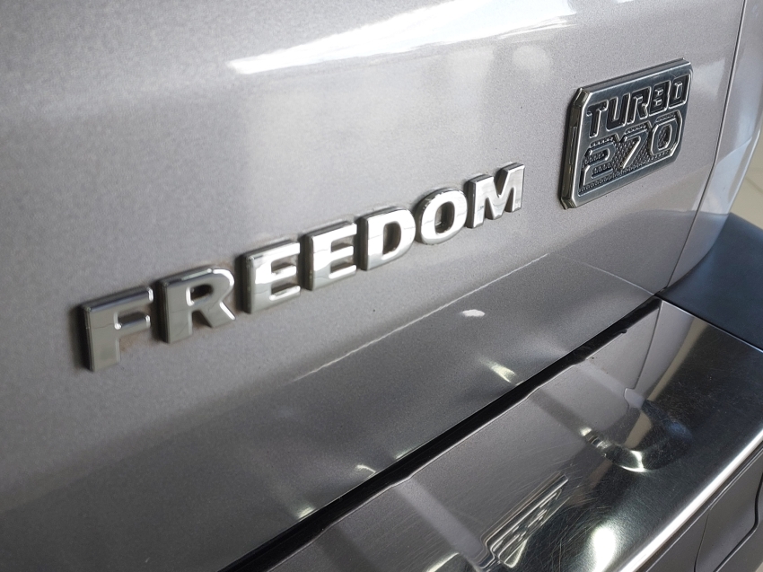 fiat toro 1.3 turbo 270 flex freedom at6 4p automatico 202320