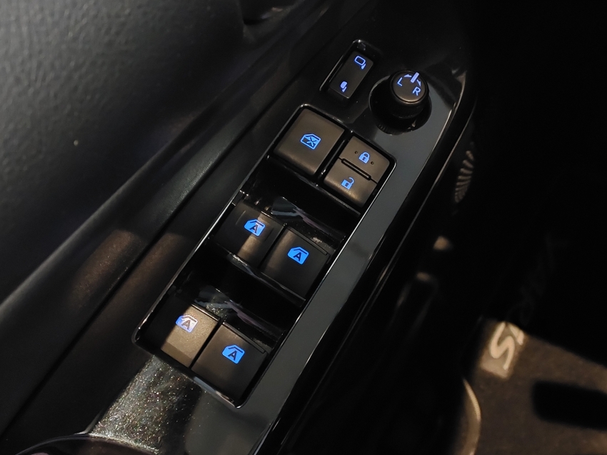 toyota yaris 1.5 16v flex xs multidrive 4p automatico 201919