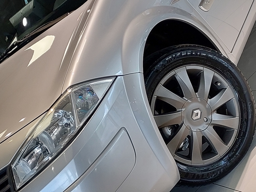 renault megane 1.6 dynamique grand tour 16v flex 4p manual 201321